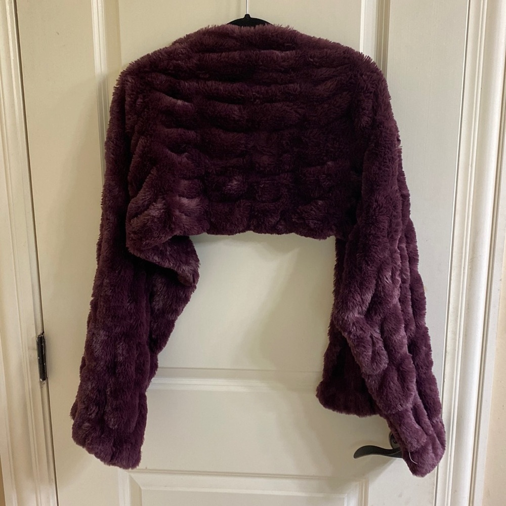 Women’s plush winter wrap